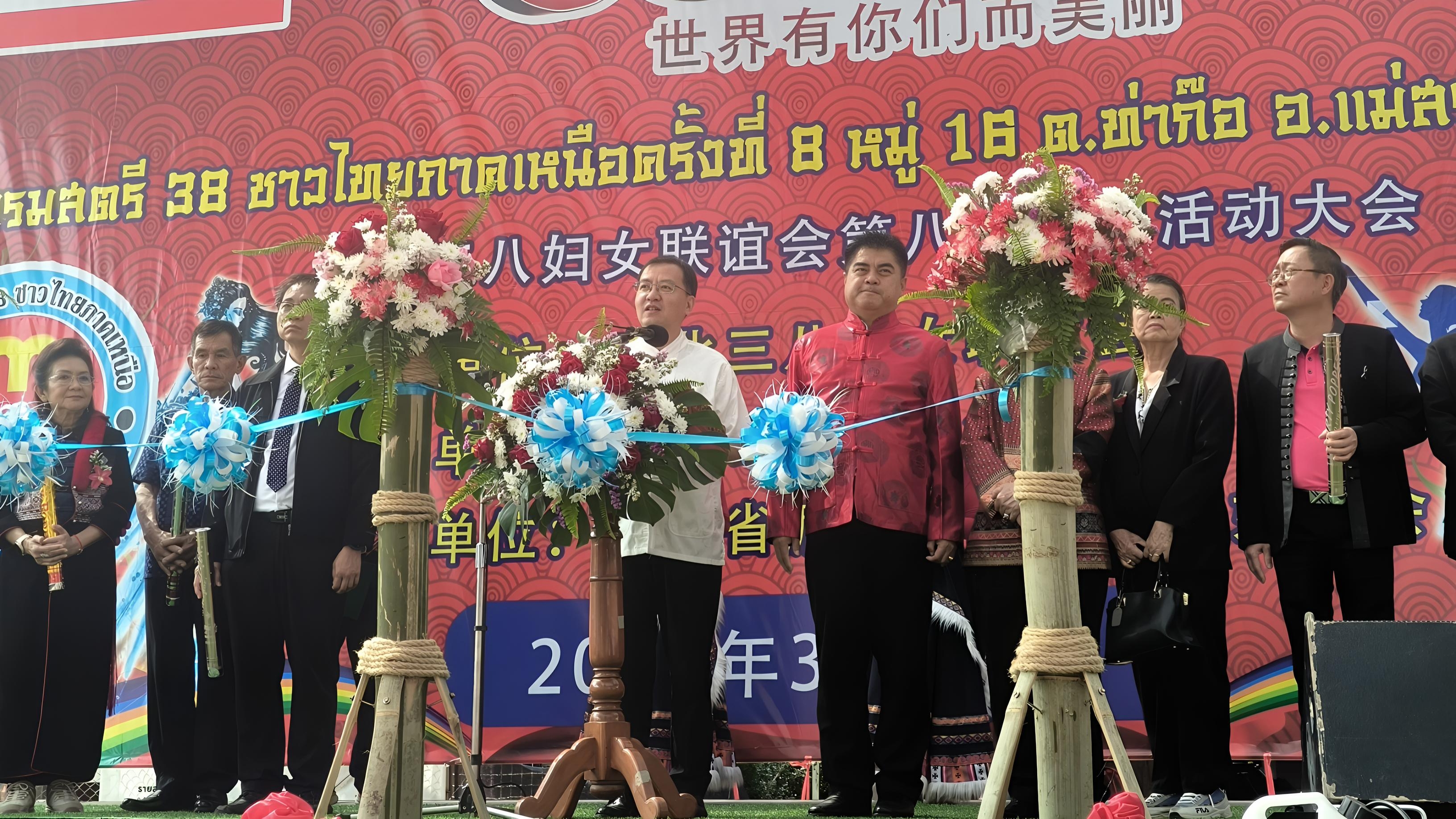 讲台.jpg
